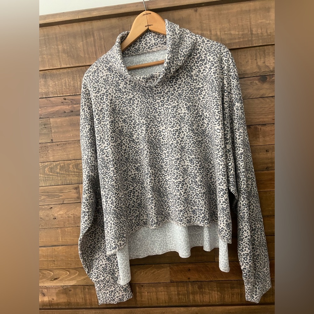 Cropped turtle neck